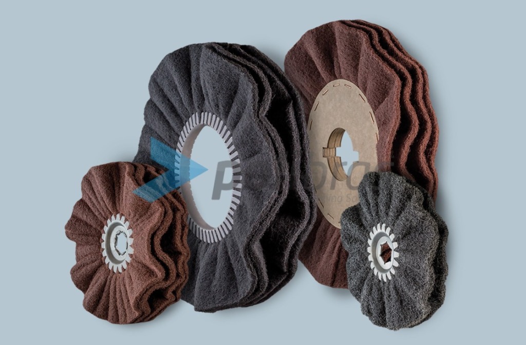 Discos Ventilados de Malha Abrasiva, da categoria Abrasivos, da Polibras. Com grapa ou centro metálico, com possibilidade de impregnação.