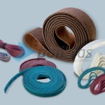 Cintas e Rolos de Surface Conditioning, com grão de grosso a super fino, largura entre os 6 mm e os 600 mm, e c omprimento a partir de 260 mm.