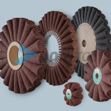 Discos Ondulados em Malha Abrasiva, da Polibras. Permite furos com diversos tamanhos e formas. Possibilidade de impregnação. 