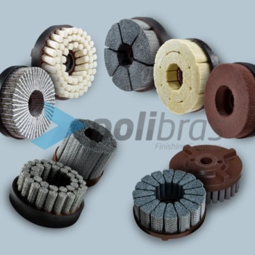 Escovas de Fundo em cerda ou malha abrasiva e misto de malha abrasiva com lixa. Conjugações, Grãos e Densidades a definir pelo cliente.