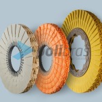 Discos Pregueados em M, da categoria Polimentos, da Polibras. Em tela ou sisal/tela, com grapa metálica. As melhores soluções de acabamento.