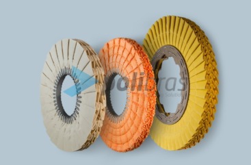 Discos Pregueados em M, da categoria Polimentos, da Polibras. Em tela ou sisal/tela, com grapa metálica. As melhores soluções de acabamento.