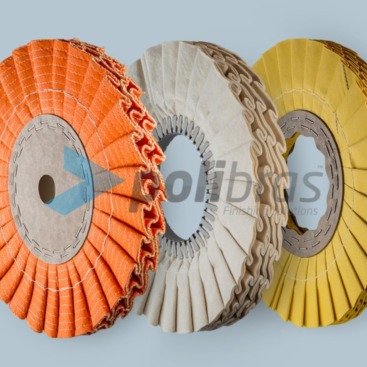 Discos Pregueados em L, da categoria Polimentos, da Polibras. Em tela ou sisal/tela, com centro em cartão ou com grapa metálica. 