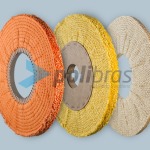 Discos Compactos ao Viés - da categoria Polimentos da Polibras. Em sisal ou sisal/tela, com grapa ou argola metálica. Permite diversos furos.